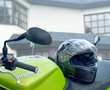 Motorrad vor Hotel Forstmeister